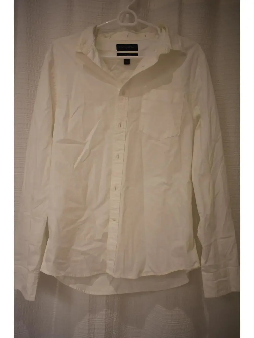Banana Republic Untucked Fit White Button-Up Shirt, Size M
